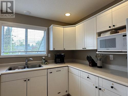 106 2423 8Th Avenue, Prince George, BC - Indoor Photo Showing Kitchen With Double Sink