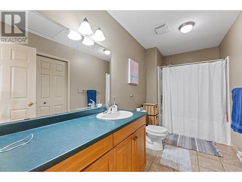 836 Patterson Avenue, Kelowna, BC - Indoor Photo Showing Bathroom