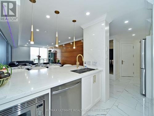 1201 - 1 Hickory Tree Road, Toronto, ON - Indoor Photo Showing Kitchen With Double Sink With Upgraded Kitchen