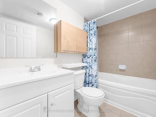 2309-381 Front St, Toronto, ON - Indoor Photo Showing Bathroom