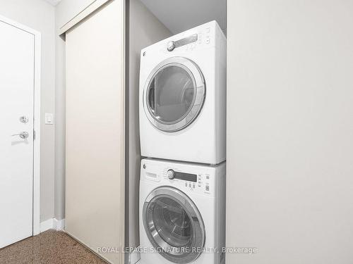 2309-381 Front St, Toronto, ON - Indoor Photo Showing Laundry Room