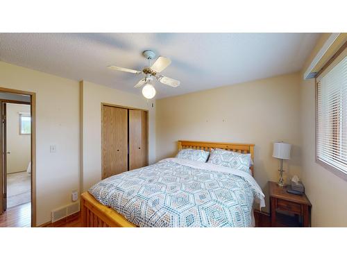 2401 2Nd Street N, Cranbrook, BC - Indoor Photo Showing Bedroom