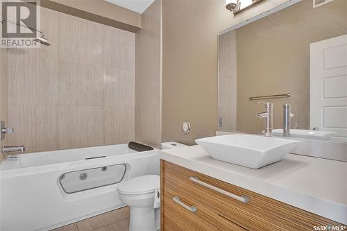 291 Wyant Lane, Saskatoon, SK - Indoor Photo Showing Bathroom