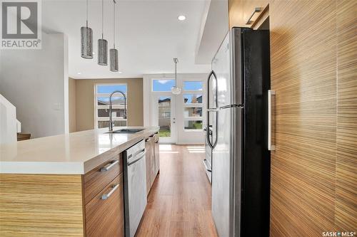 291 Wyant Lane, Saskatoon, SK - Indoor Photo Showing Kitchen With Upgraded Kitchen