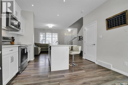 3261 Chuka Boulevard, Regina, SK - Indoor Photo Showing Kitchen With Upgraded Kitchen