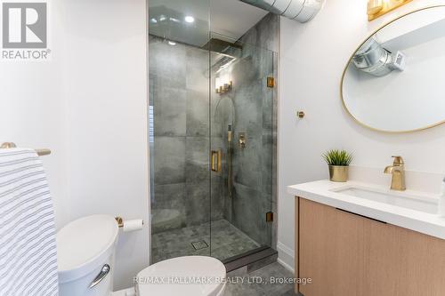Upper - 700 Adelaide Street W, Toronto, ON - Indoor Photo Showing Bathroom