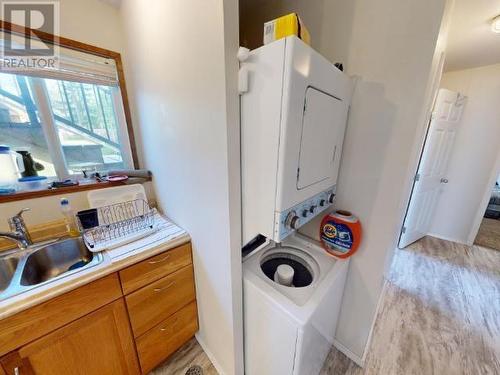 4172 Manson Ave, Powell River, BC - Indoor Photo Showing Laundry Room