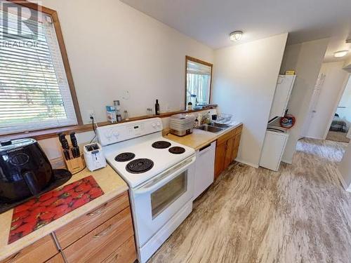 4172 Manson Ave, Powell River, BC - Indoor Photo Showing Kitchen