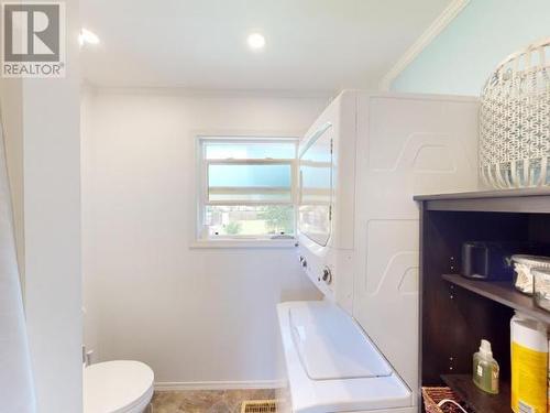 4172 Manson Ave, Powell River, BC - Indoor Photo Showing Bathroom