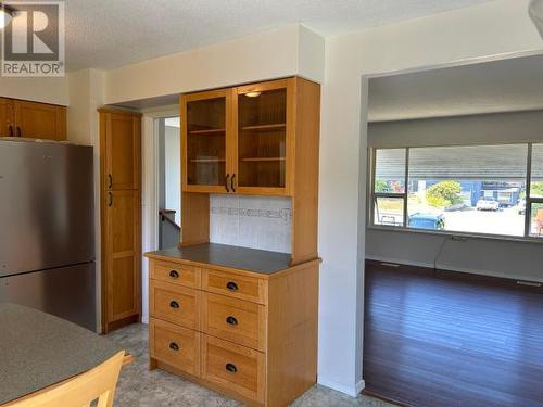 4172 Manson Ave, Powell River, BC - Indoor Photo Showing Living Room