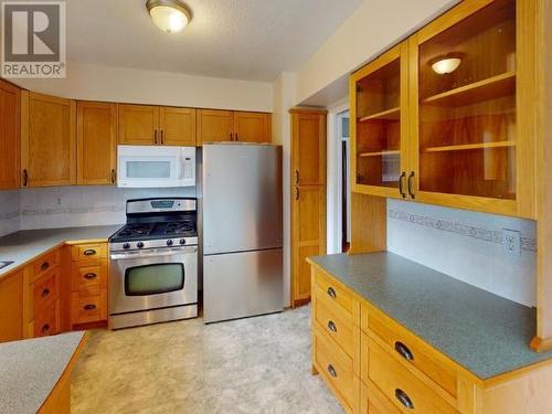 4172 Manson Ave, Powell River, BC - Indoor Photo Showing Kitchen