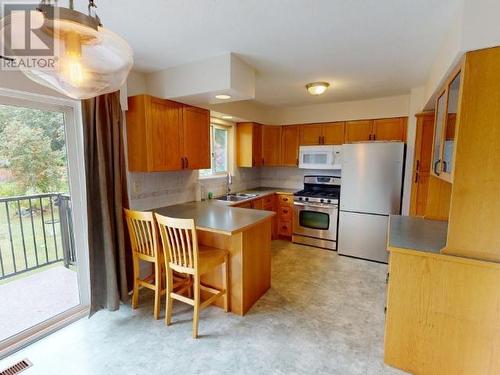 4172 Manson Ave, Powell River, BC - Indoor Photo Showing Kitchen With Double Sink