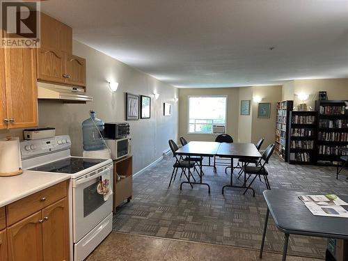 1445 Halifax Street Unit# 309, Penticton, BC - Indoor Photo Showing Kitchen