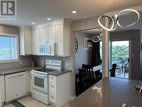 1445 Halifax Street Unit# 309, Penticton, BC - Indoor Photo Showing Kitchen