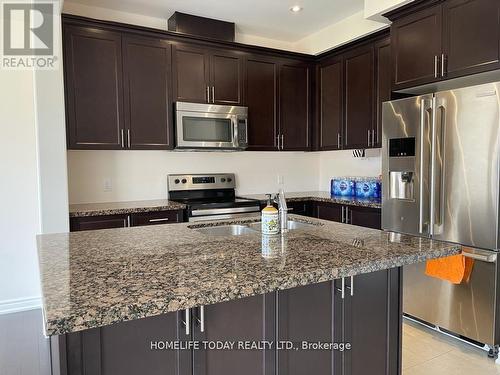 6 Callon Drive, Hamilton, ON - Indoor Photo Showing Kitchen With Upgraded Kitchen