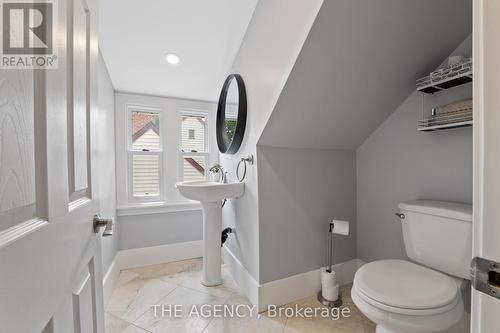 5 Parkside Drive, Brantford, ON - Indoor Photo Showing Bathroom