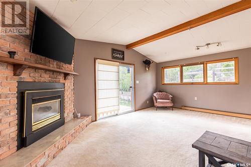 464 6Th Street E, Regina Beach, SK - Indoor Photo Showing Living Room With Fireplace
