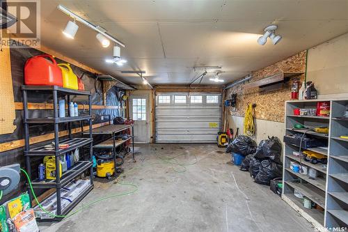 464 6Th Street E, Regina Beach, SK - Indoor Photo Showing Garage