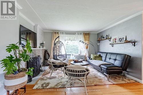 578 Westmount Drive, London, ON - Indoor Photo Showing Living Room