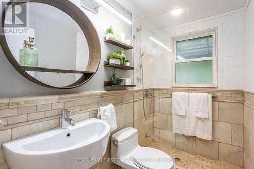 62 Hampton Crescent, London, ON - Indoor Photo Showing Bathroom