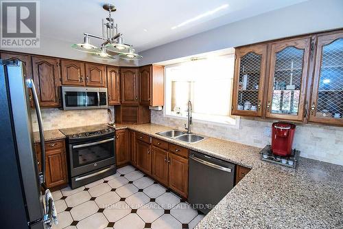 3 Barbican Trail, St. Catharines, ON - Indoor Photo Showing Kitchen With Double Sink