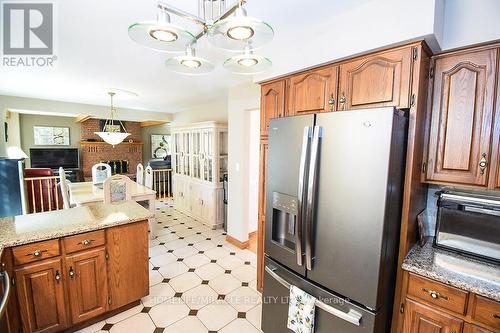 3 Barbican Trail, St. Catharines, ON - Indoor Photo Showing Kitchen