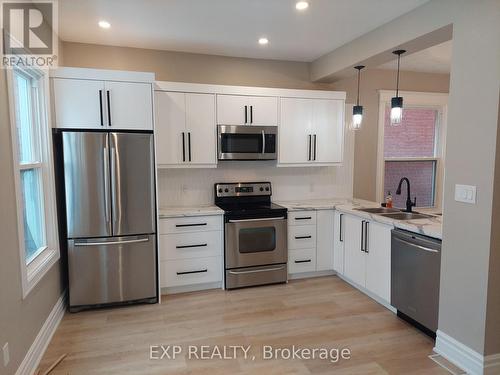 Main - 148 Gibson Avenue, Hamilton, ON - Indoor Photo Showing Kitchen With Double Sink With Upgraded Kitchen