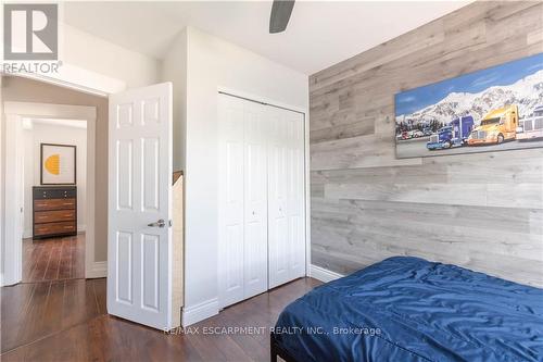 11 Primrose Avenue, Hamilton, ON - Indoor Photo Showing Bedroom