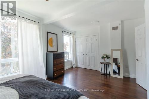 11 Primrose Avenue, Hamilton, ON - Indoor Photo Showing Bedroom
