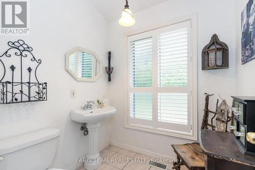 185 Tyrolean Lane, Blue Mountains, ON - Indoor Photo Showing Bathroom