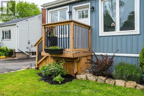 32 Bayfield Avenue, Hamilton, ON - Outdoor With Exterior