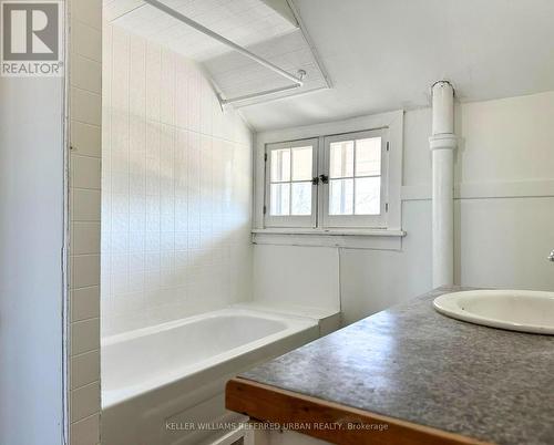 387 William Street, Cobourg, ON - Indoor Photo Showing Bathroom