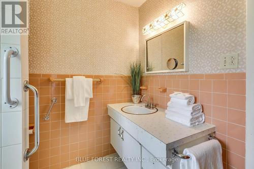 71 Pawnee Crescent, London, ON - Indoor Photo Showing Bathroom