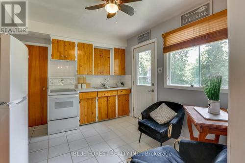 71 Pawnee Crescent, London, ON - Indoor Photo Showing Kitchen With Double Sink