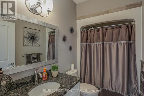 1 Royal Crescent, Southwold (Talbotville), ON - Indoor Photo Showing Bathroom