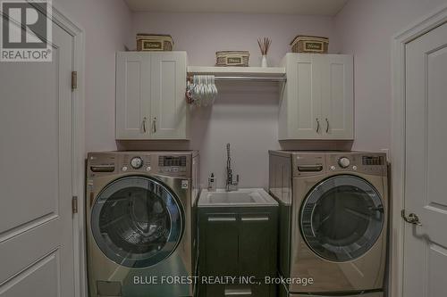 1 Royal Crescent, Southwold (Talbotville), ON - Indoor Photo Showing Laundry Room