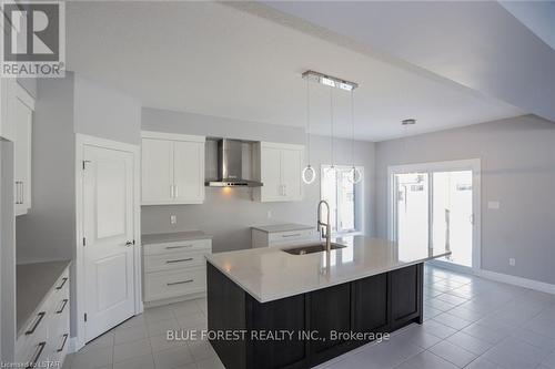 49 Woodland Walk, Southwold (Talbotville), ON - Indoor Photo Showing Kitchen