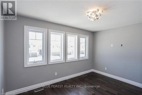 49 Woodland Walk, Southwold (Talbotville), ON - Indoor Photo Showing Other Room