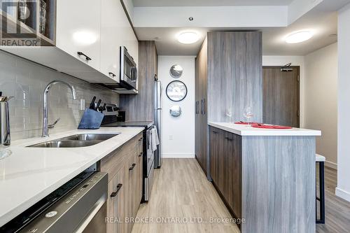 2610 - 49 Walnut Street S, Hamilton, ON - Indoor Photo Showing Kitchen With Double Sink