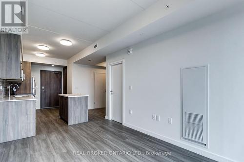 1809 - 49 Walnut Street S, Hamilton, ON - Indoor Photo Showing Kitchen