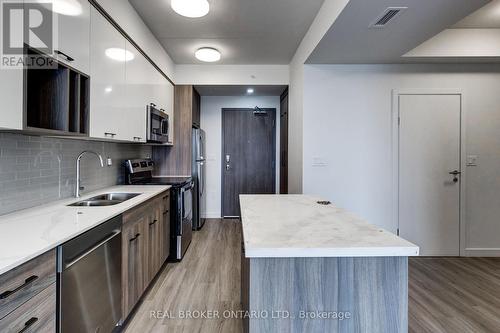 1809 - 49 Walnut Street S, Hamilton, ON - Indoor Photo Showing Kitchen With Double Sink