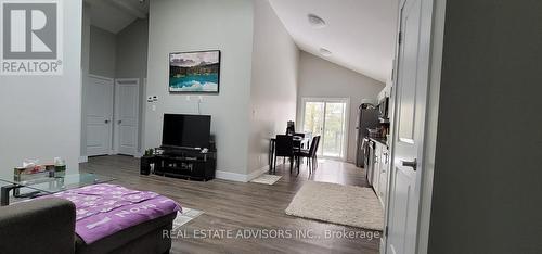 21 Arcadia Crescent, London, ON - Indoor Photo Showing Living Room