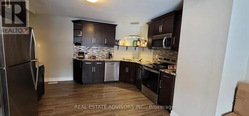 21 Arcadia Crescent, London, ON - Indoor Photo Showing Kitchen With Upgraded Kitchen