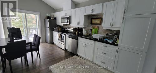 21 Arcadia Crescent, London, ON - Indoor Photo Showing Kitchen