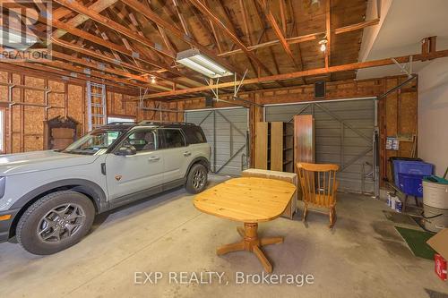 2700 Catherine Street, Thames Centre, ON - Indoor Photo Showing Garage
