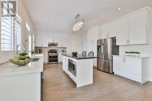 1562 Edencrest Drive, Mississauga, ON - Indoor Photo Showing Kitchen With Stainless Steel Kitchen With Upgraded Kitchen