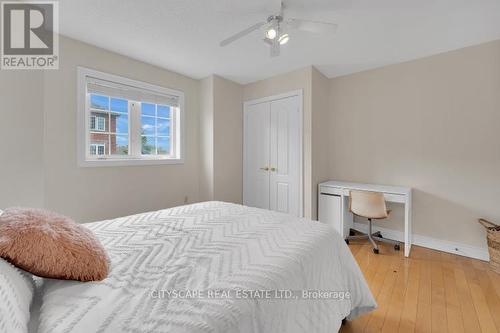 950 Mandolin Place, Mississauga, ON - Indoor Photo Showing Bedroom