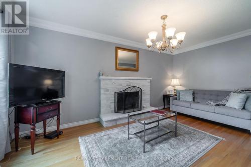 5592 Shillington Drive, Mississauga, ON - Indoor Photo Showing Living Room With Fireplace