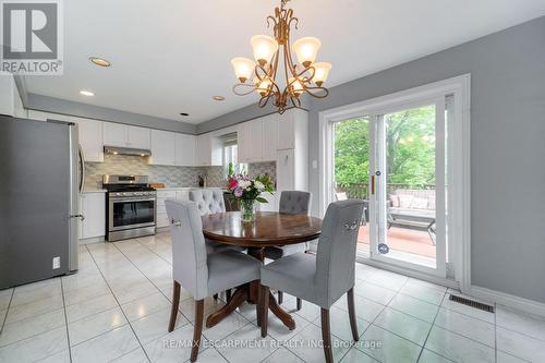 5592 Shillington Drive, Mississauga, ON - Indoor Photo Showing Dining Room