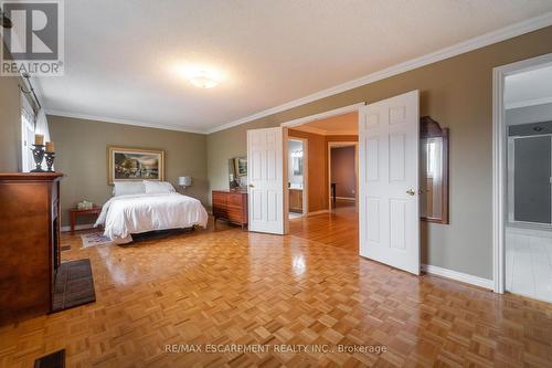 5592 Shillington Drive, Mississauga, ON - Indoor Photo Showing Dining Room